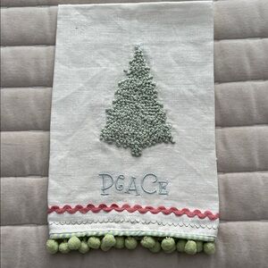 Mud Pie Festive 100% linen Tea Towel with Tree Design *NWOT ✨